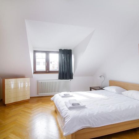 Ginosi Elema Apartel Prag Exterior foto