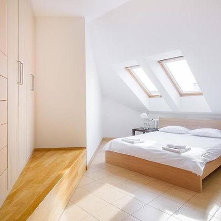 Ginosi Elema Apartel Prag Exterior foto