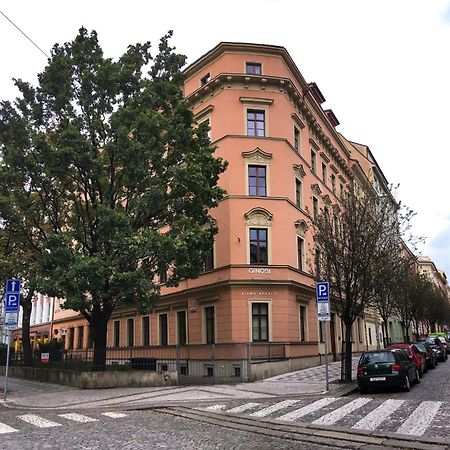 Ginosi Elema Apartel Prag Exterior foto