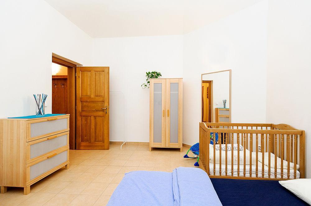 Ginosi Elema Apartel Prag Exterior foto