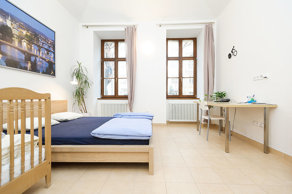 Ginosi Elema Apartel Prag Exterior foto