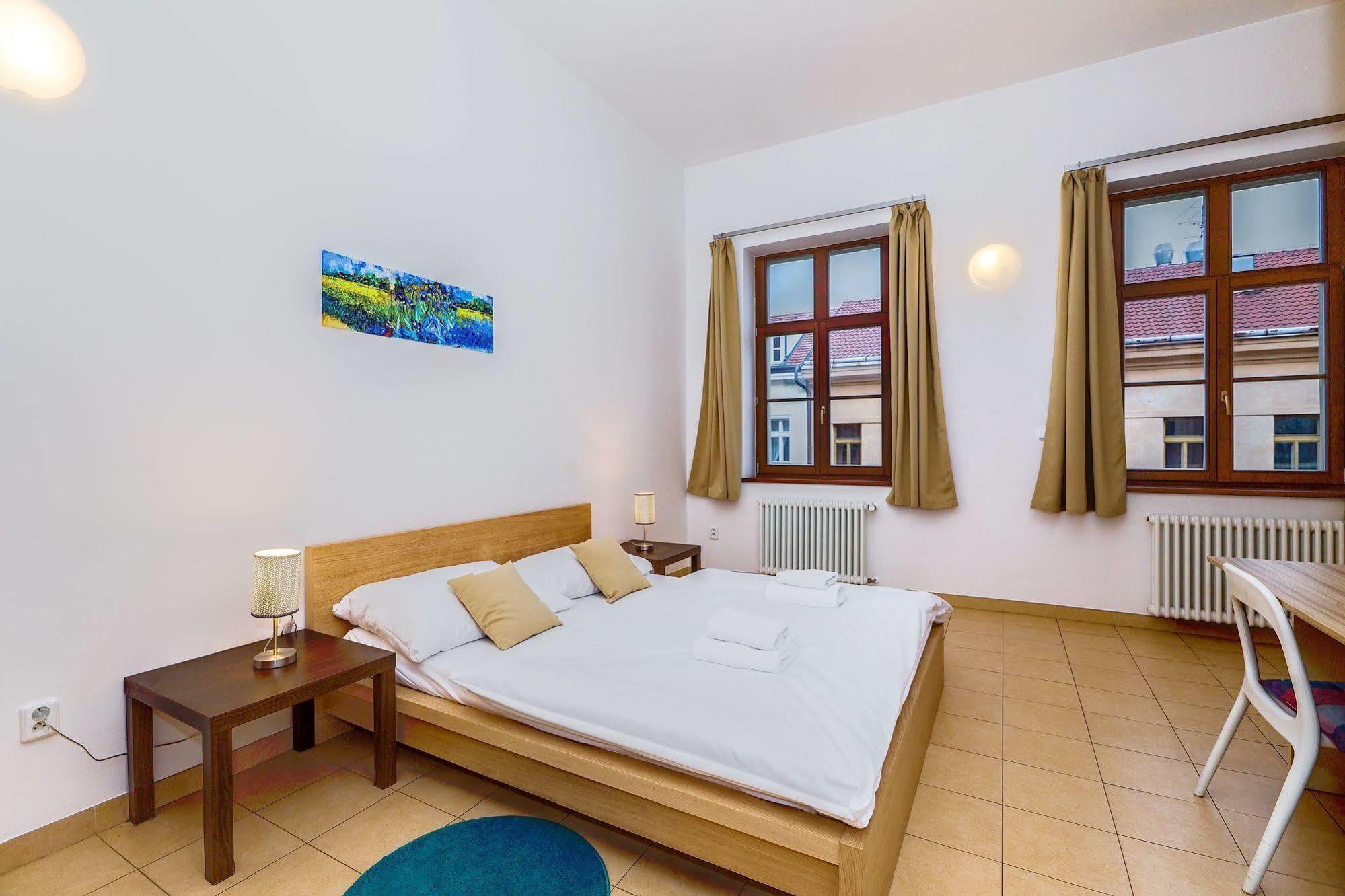 Ginosi Elema Apartel Prag Exterior foto