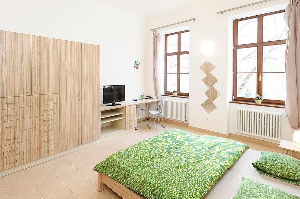 Ginosi Elema Apartel Prag Exterior foto