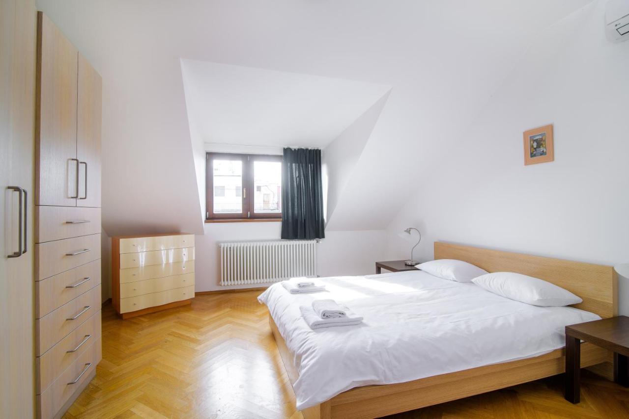 Ginosi Elema Apartel Prag Exterior foto