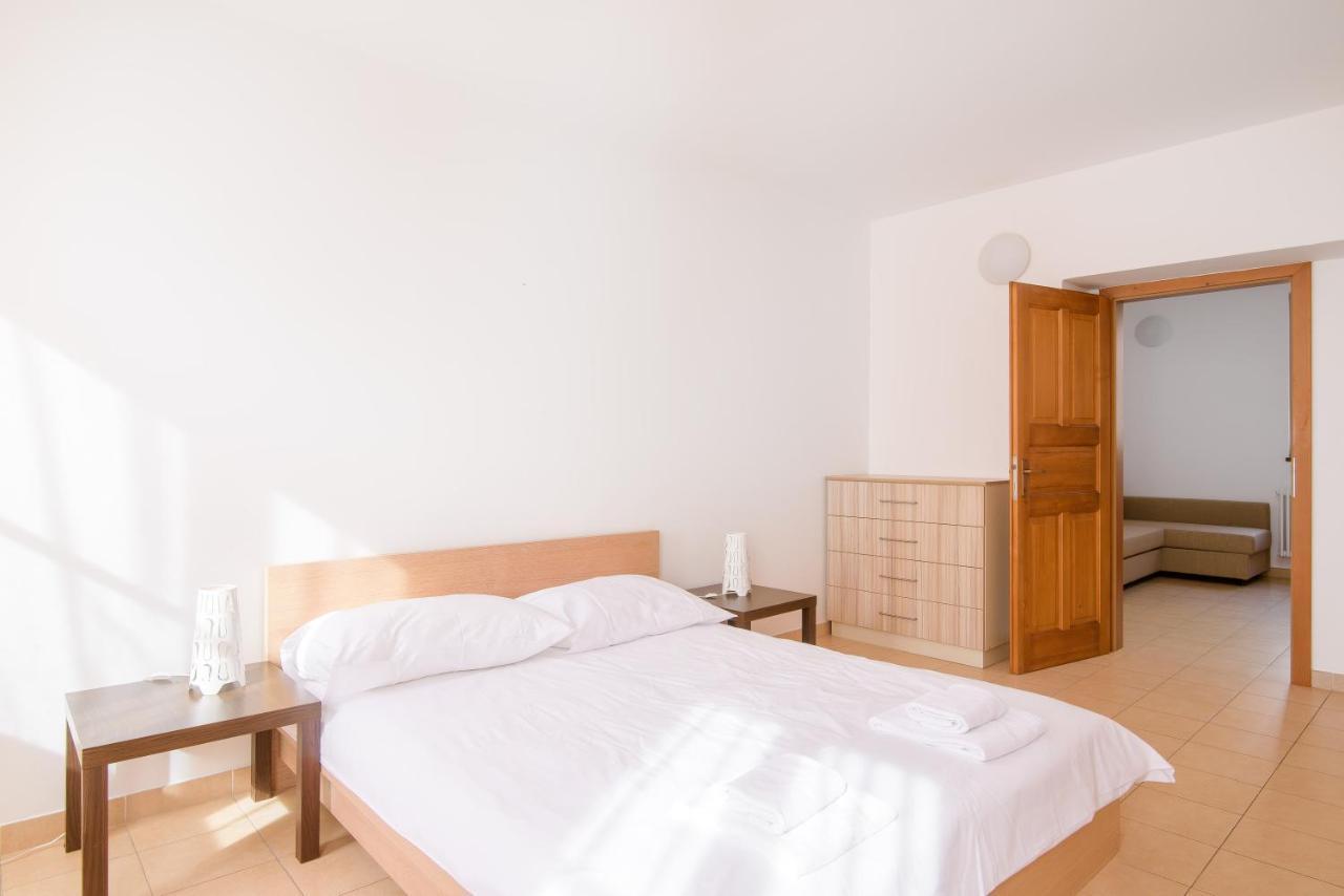 Ginosi Elema Apartel Prag Exterior foto