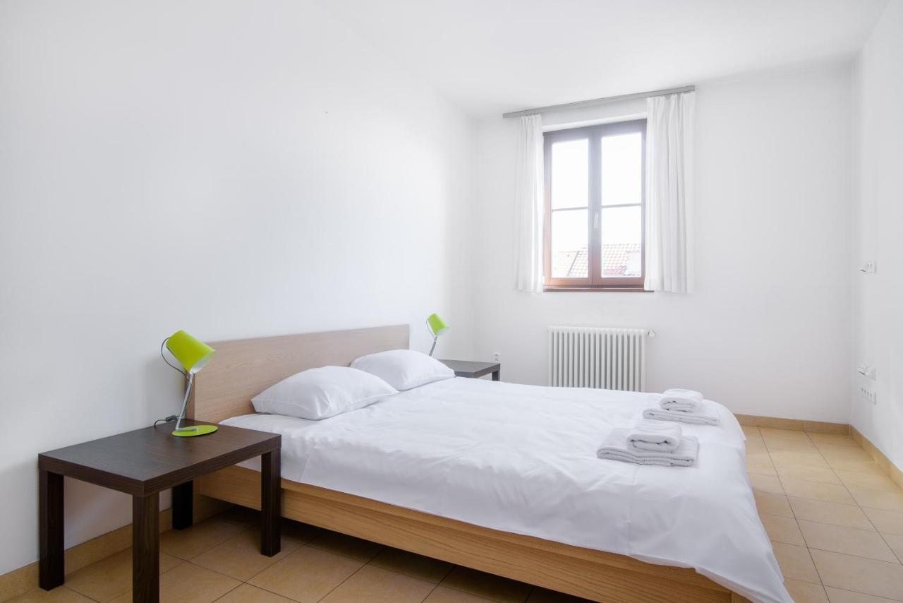 Ginosi Elema Apartel Prag Exterior foto