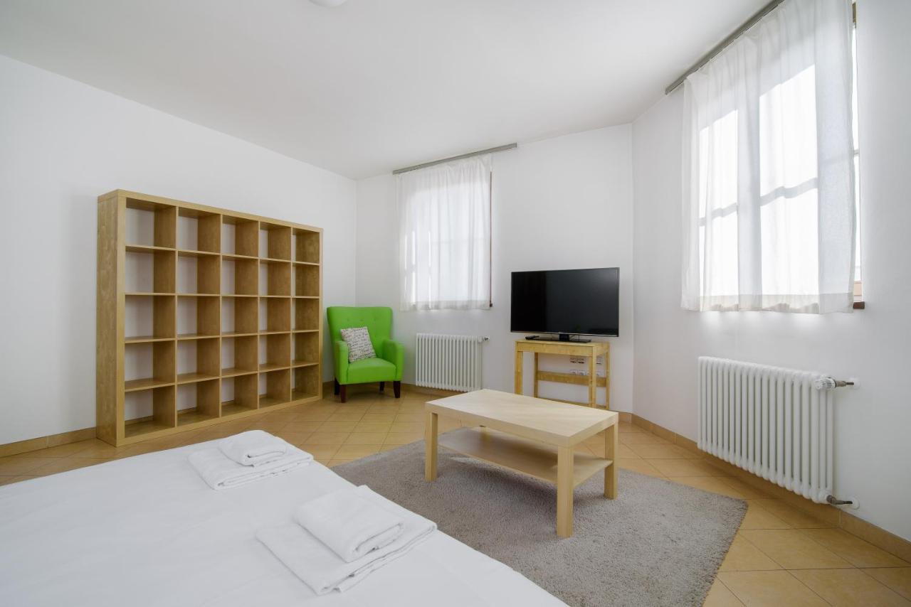 Ginosi Elema Apartel Prag Exterior foto