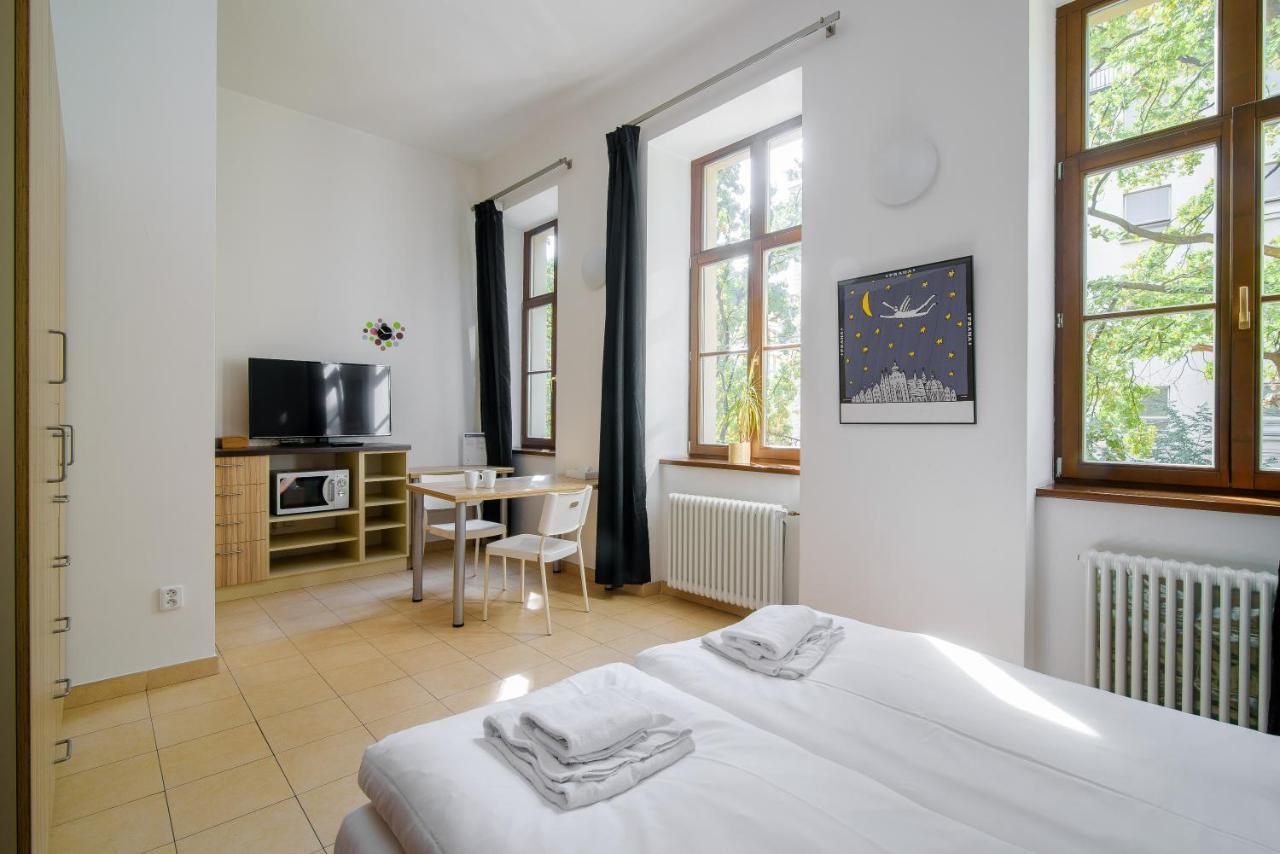 Ginosi Elema Apartel Prag Exterior foto