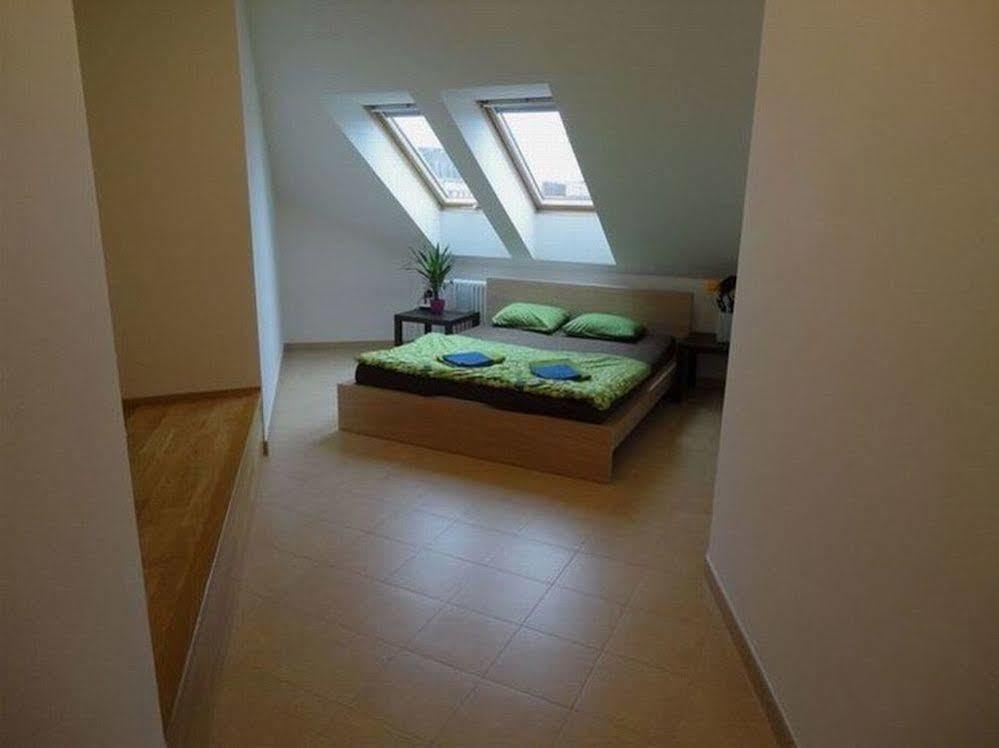 Ginosi Elema Apartel Prag Exterior foto